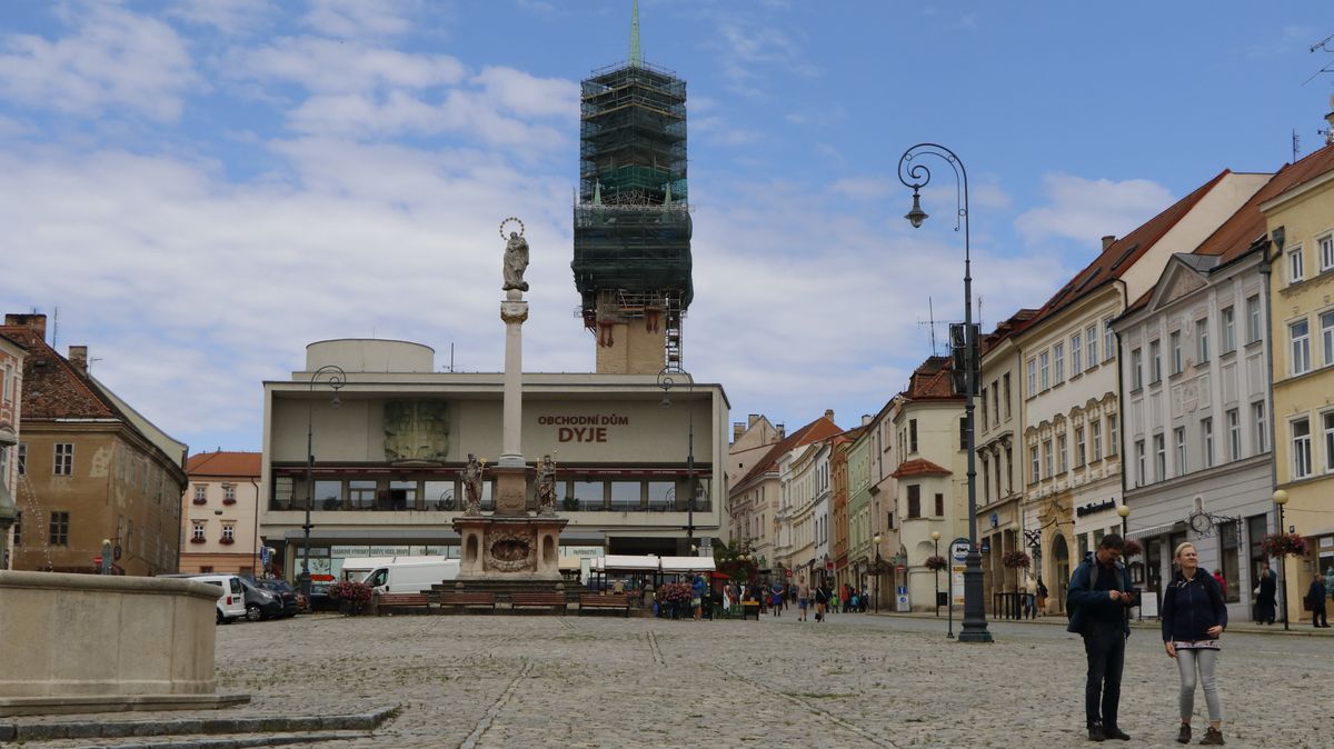 Oprava radniční věže ve Znojmě přišla za pět dvanáct